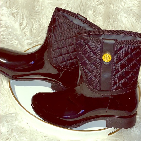 tommy hilfiger freez rain boots